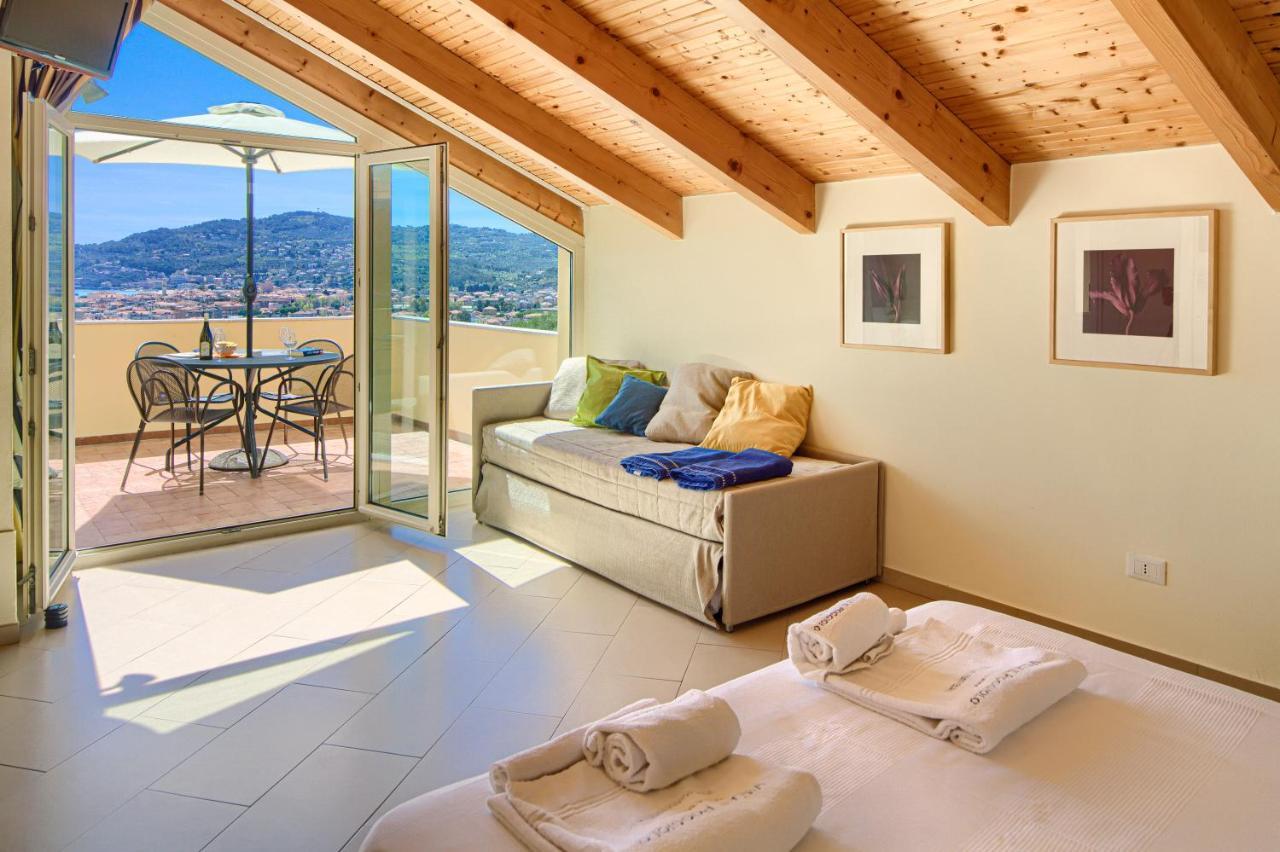 Appartamenti Villa Il Poggiolo Diano Marina Buitenkant foto