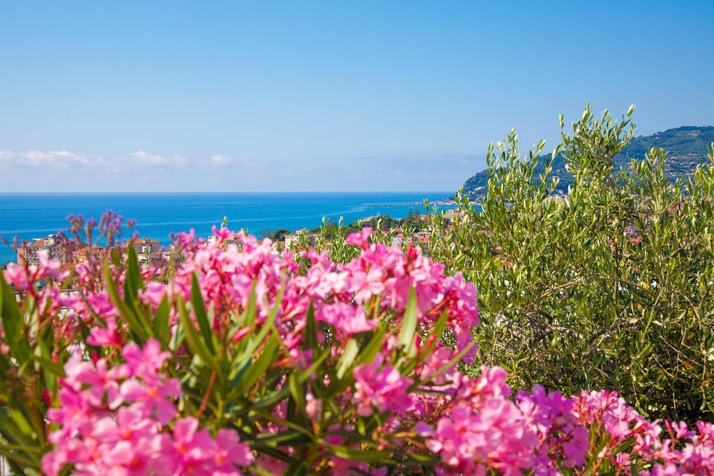 Appartamenti Villa Il Poggiolo Diano Marina Buitenkant foto