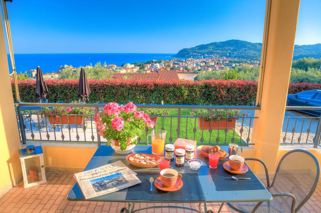 Appartamenti Villa Il Poggiolo Diano Marina Buitenkant foto