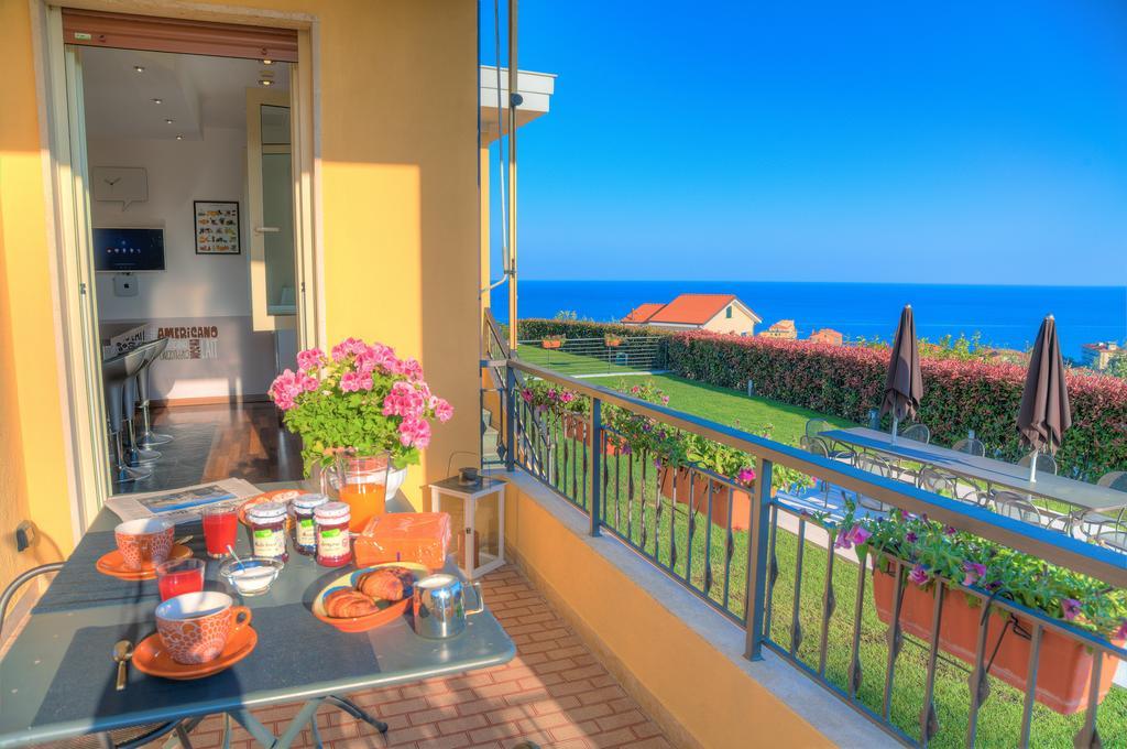 Appartamenti Villa Il Poggiolo Diano Marina Buitenkant foto