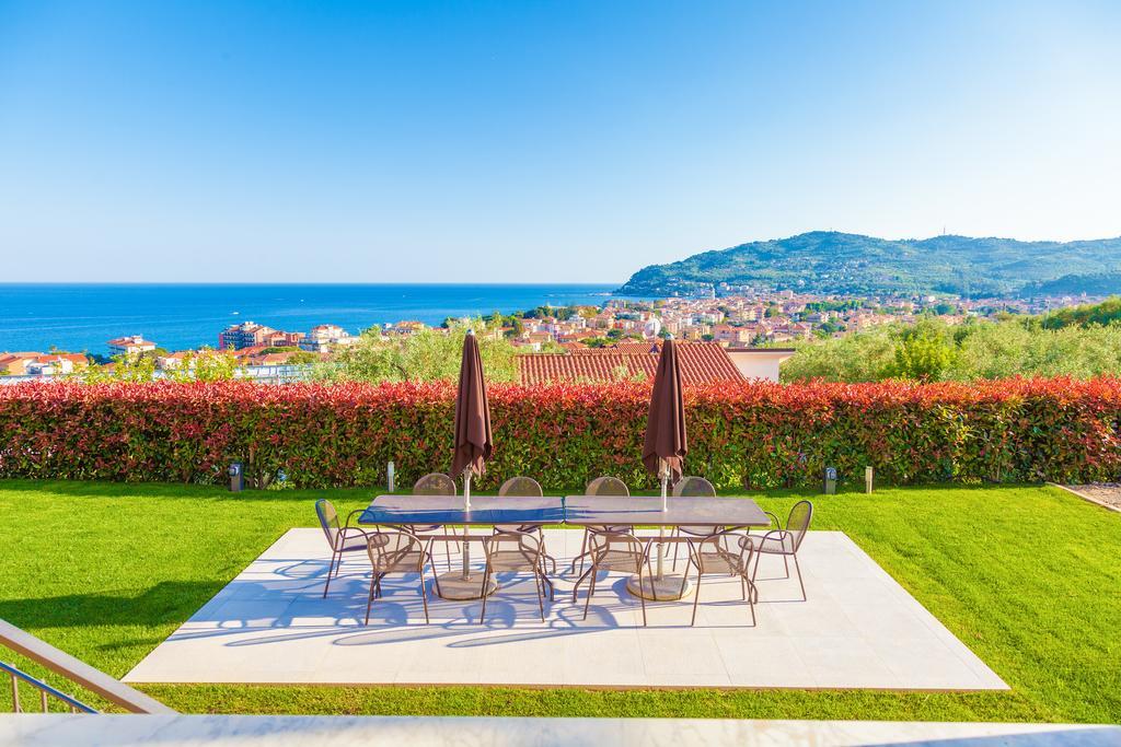 Appartamenti Villa Il Poggiolo Diano Marina Buitenkant foto