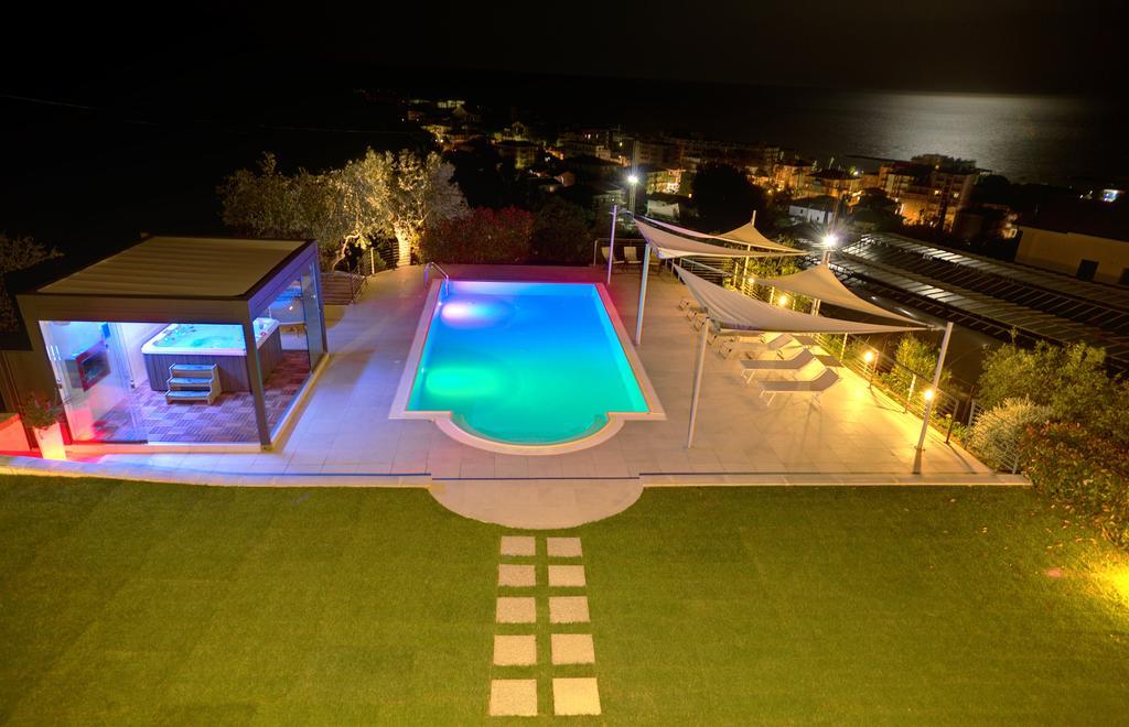 Appartamenti Villa Il Poggiolo Diano Marina Buitenkant foto