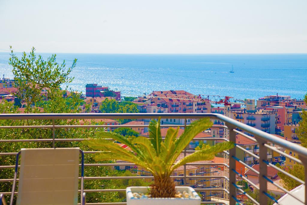 Appartamenti Villa Il Poggiolo Diano Marina Buitenkant foto