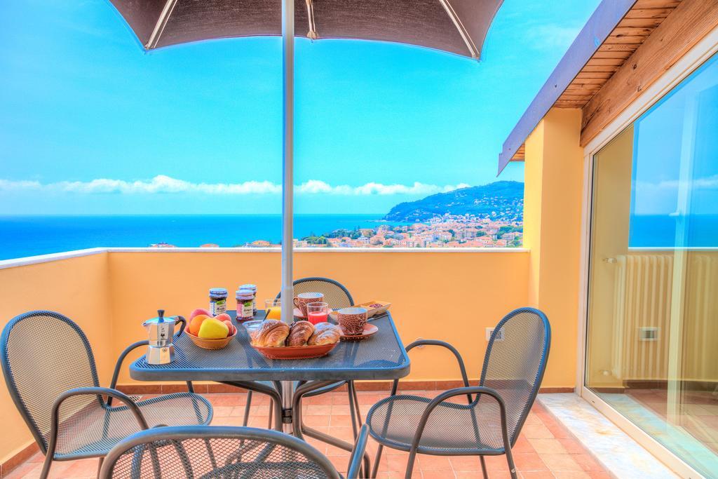 Appartamenti Villa Il Poggiolo Diano Marina Buitenkant foto