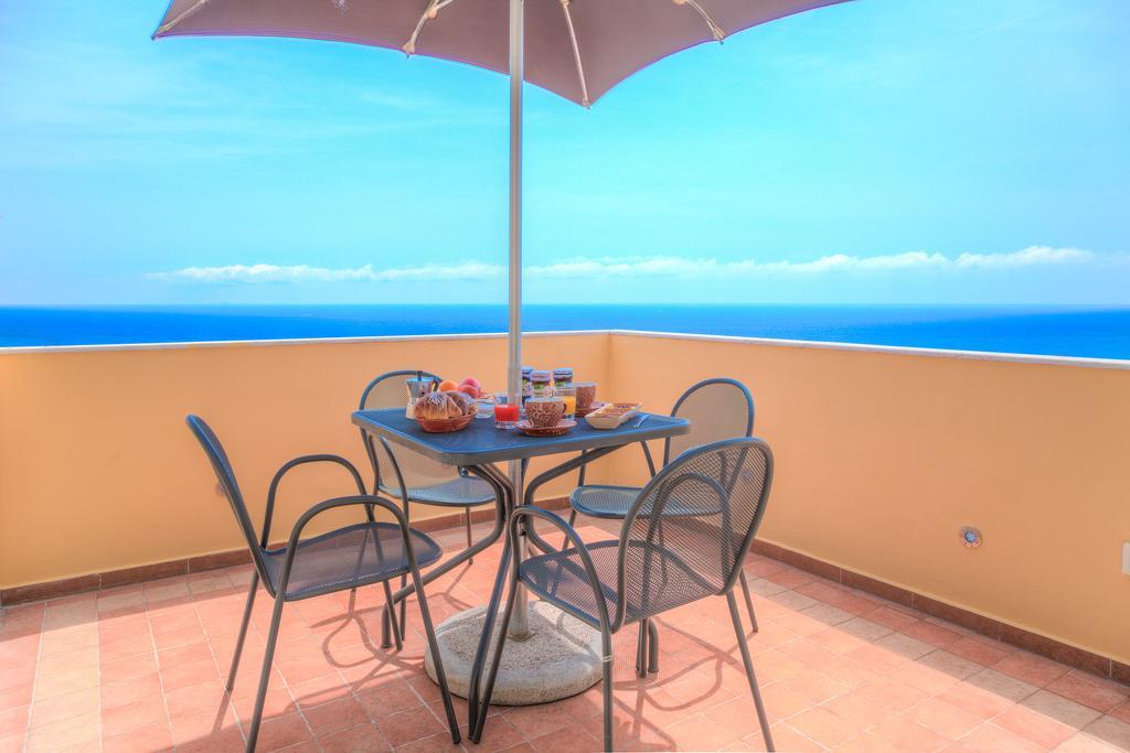 Appartamenti Villa Il Poggiolo Diano Marina Buitenkant foto