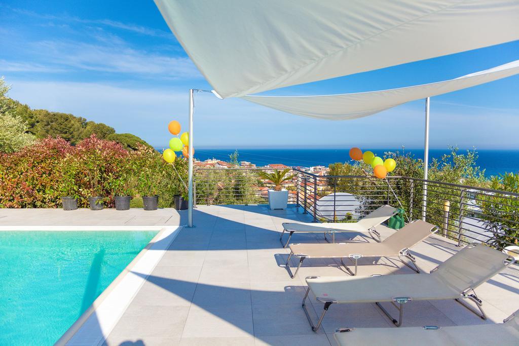Appartamenti Villa Il Poggiolo Diano Marina Buitenkant foto
